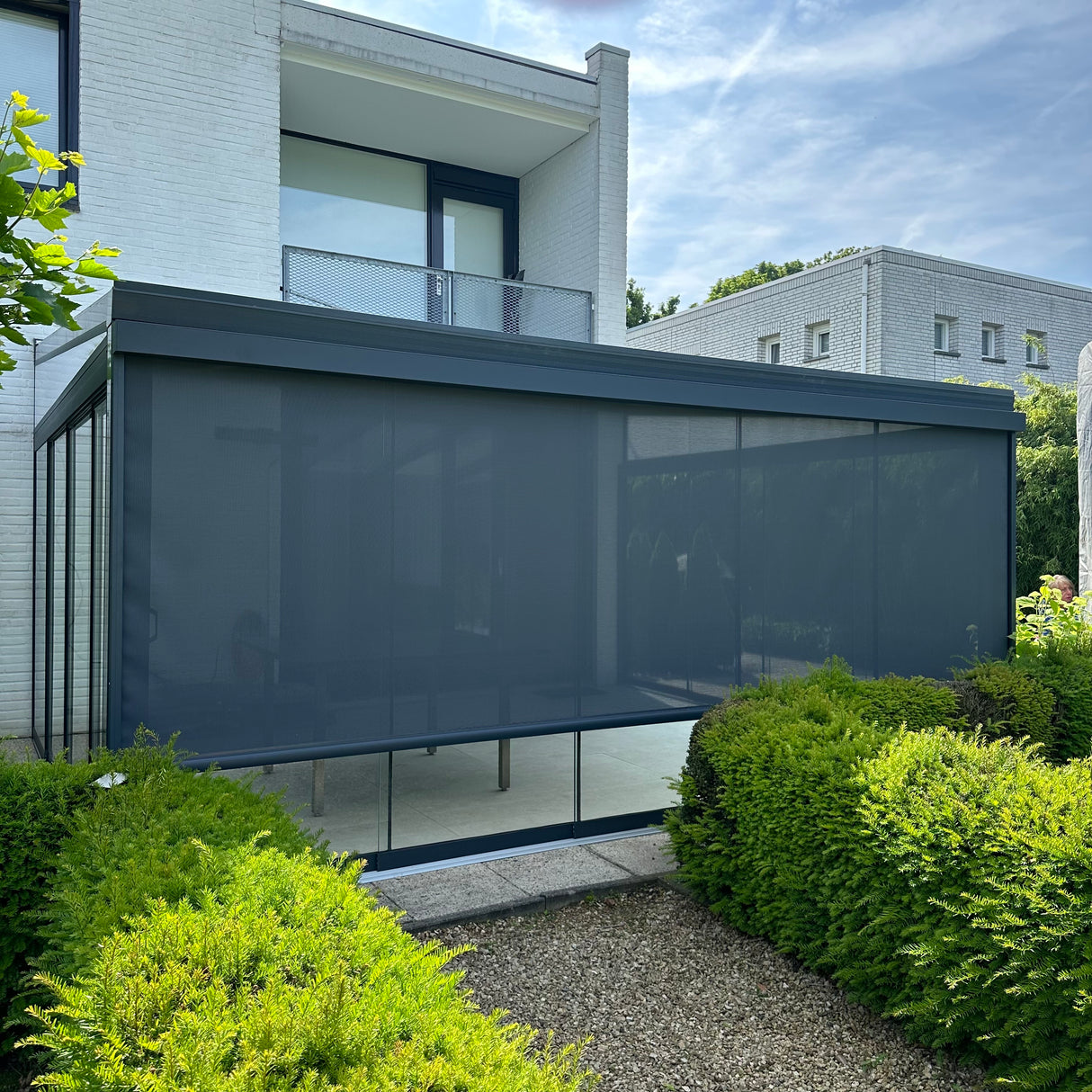 Platzsparender Ritsscreen mit bis zu 550 cm breiter Breite und Montage